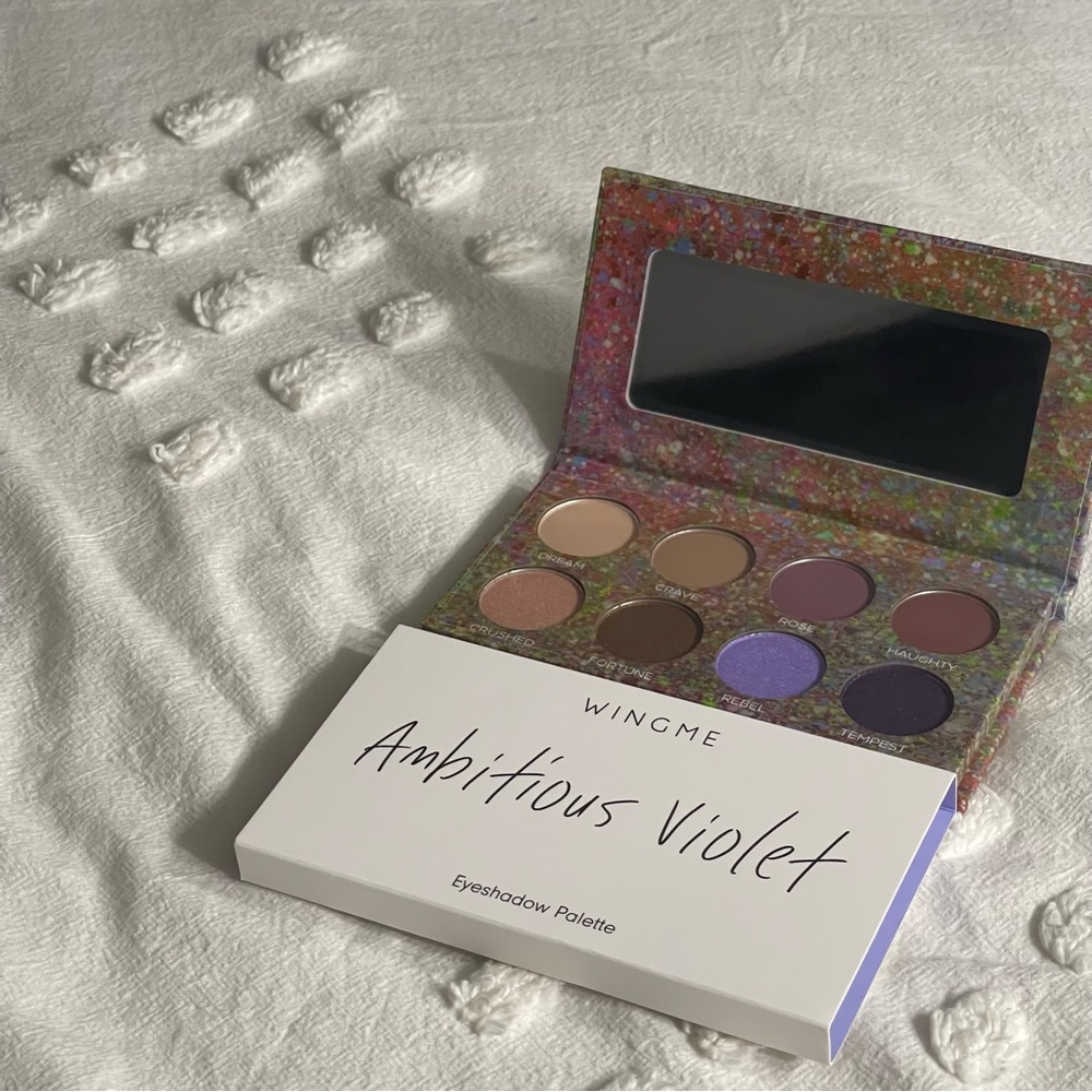 Wingme ambitious violet eyeshadow palette